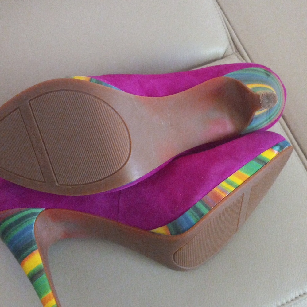 Nine West Rocha Fuchsia Suede Pumps with Multicolor Striped Heel Size 9M - Picture 16 of 17
